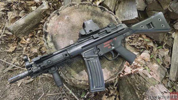 至德投资 评测：世纪武器公司AP53 黑克勒-科赫HK53仿制型 改装后更具魅力